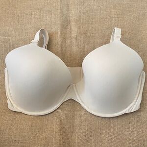 Skims Fits Everybody T-Shirt Bra Lightly Lined Underwire in Sand 42DDDD